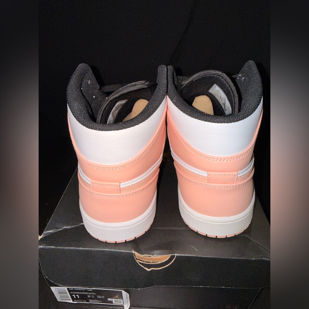 Air Jordan 1 Mid - Picture 5 of 8